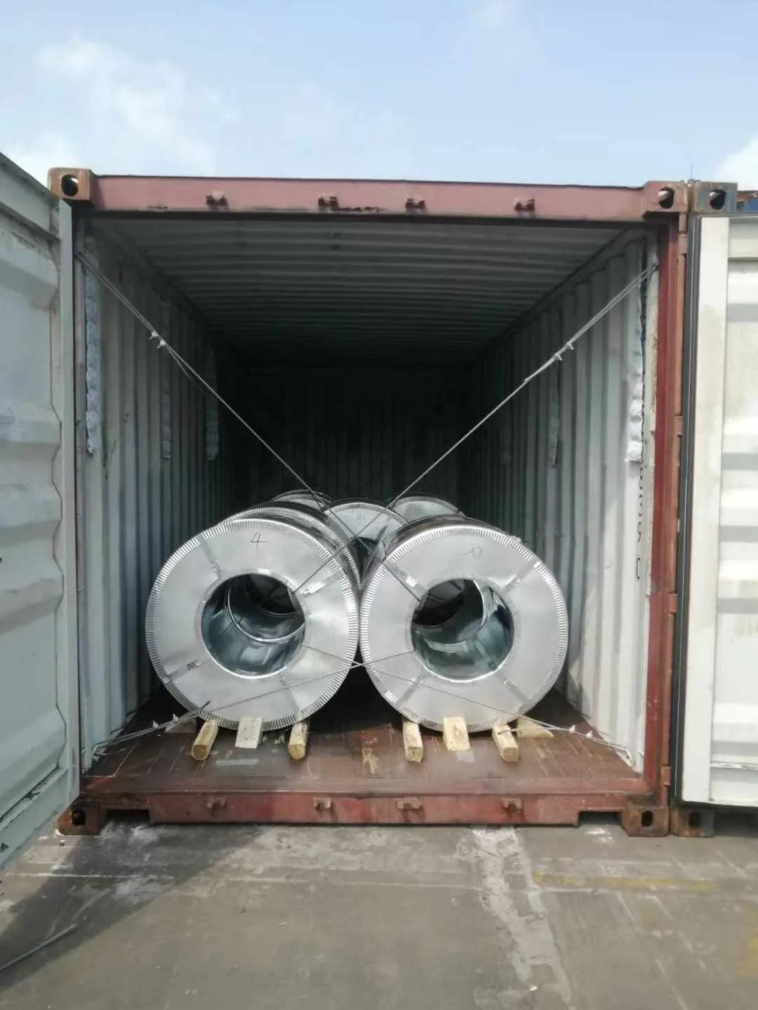Container shipment of Wrinkle Textured PPGI Coil - Embossed Matte Color GI